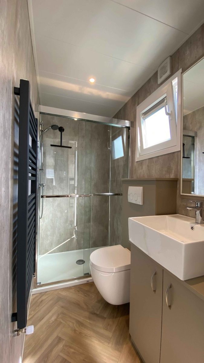 Badkamer van chalet op Camping Wulpen