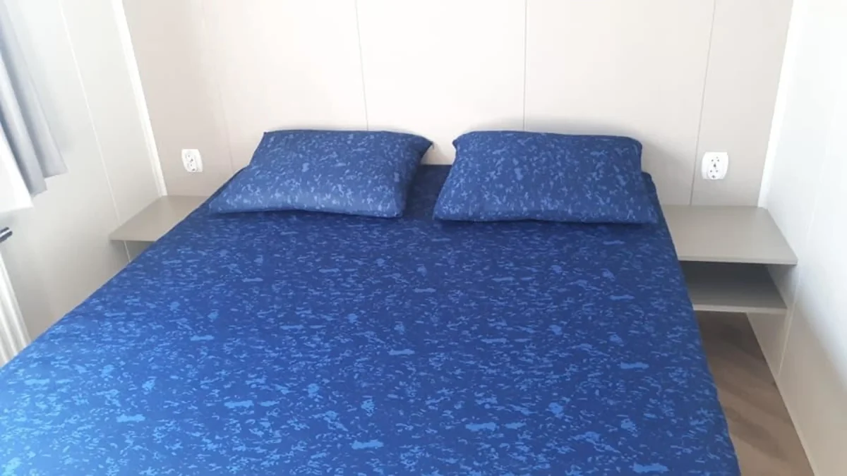 Interieur van chalet op Camping Wulpen